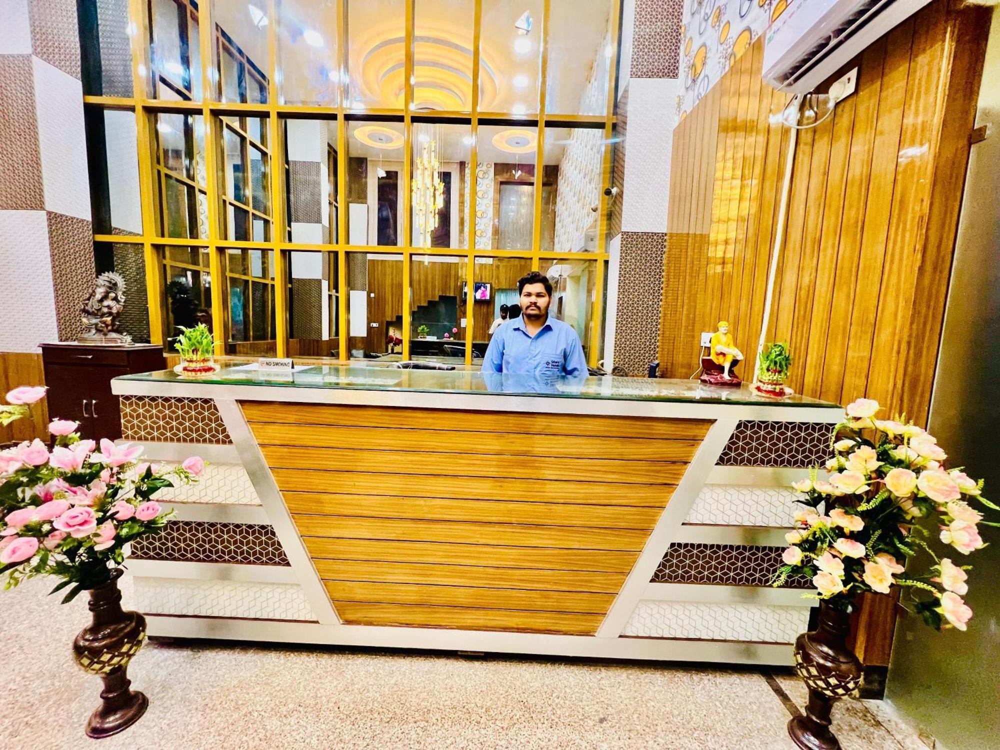 Hotel Ramawati Near Ganga Ghat Харидвар Экстерьер фото