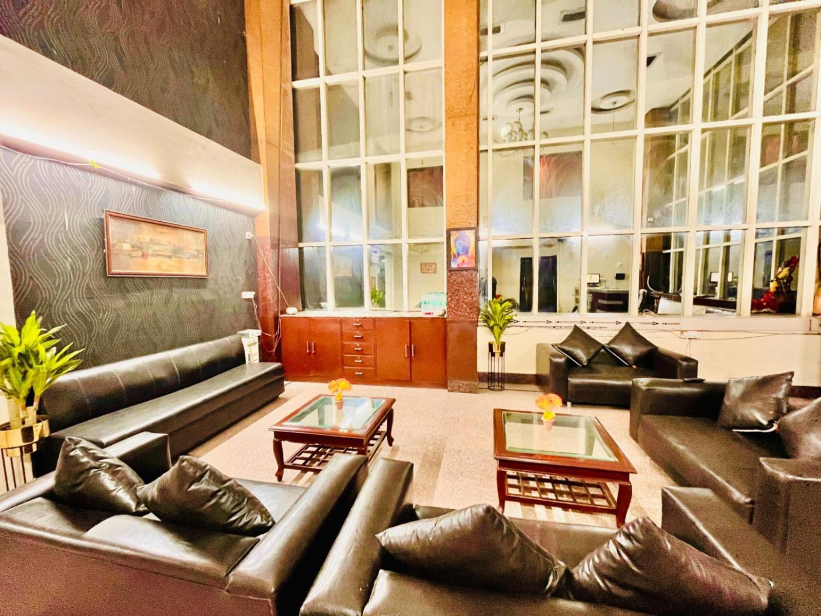 Hotel Ramawati Near Ganga Ghat Харидвар Экстерьер фото