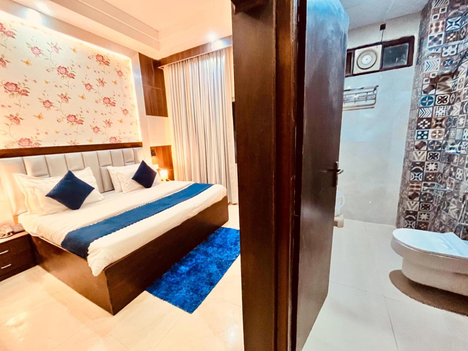 Hotel Ramawati Near Ganga Ghat Харидвар Экстерьер фото