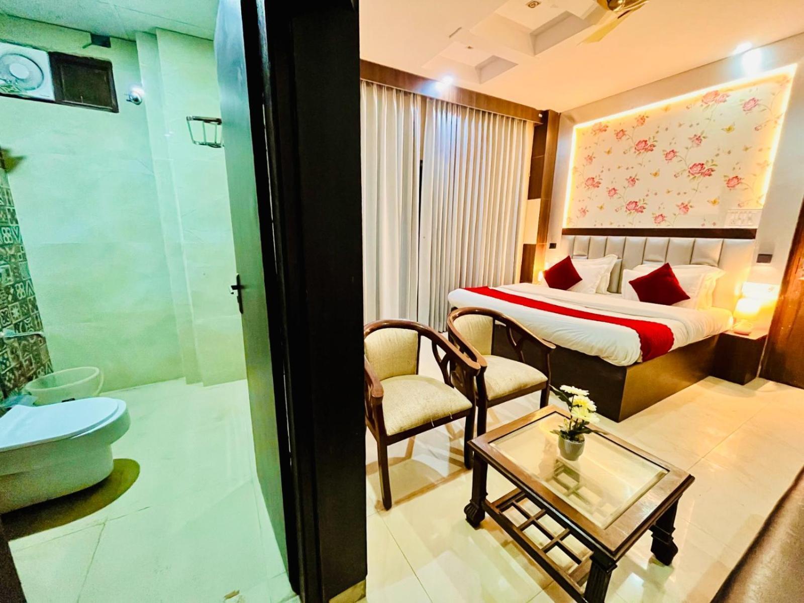 Hotel Ramawati Near Ganga Ghat Харидвар Экстерьер фото