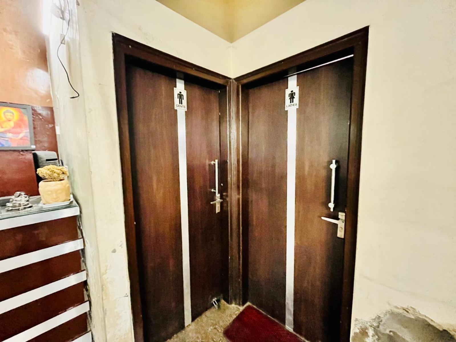 Hotel Ramawati Near Ganga Ghat Харидвар Экстерьер фото