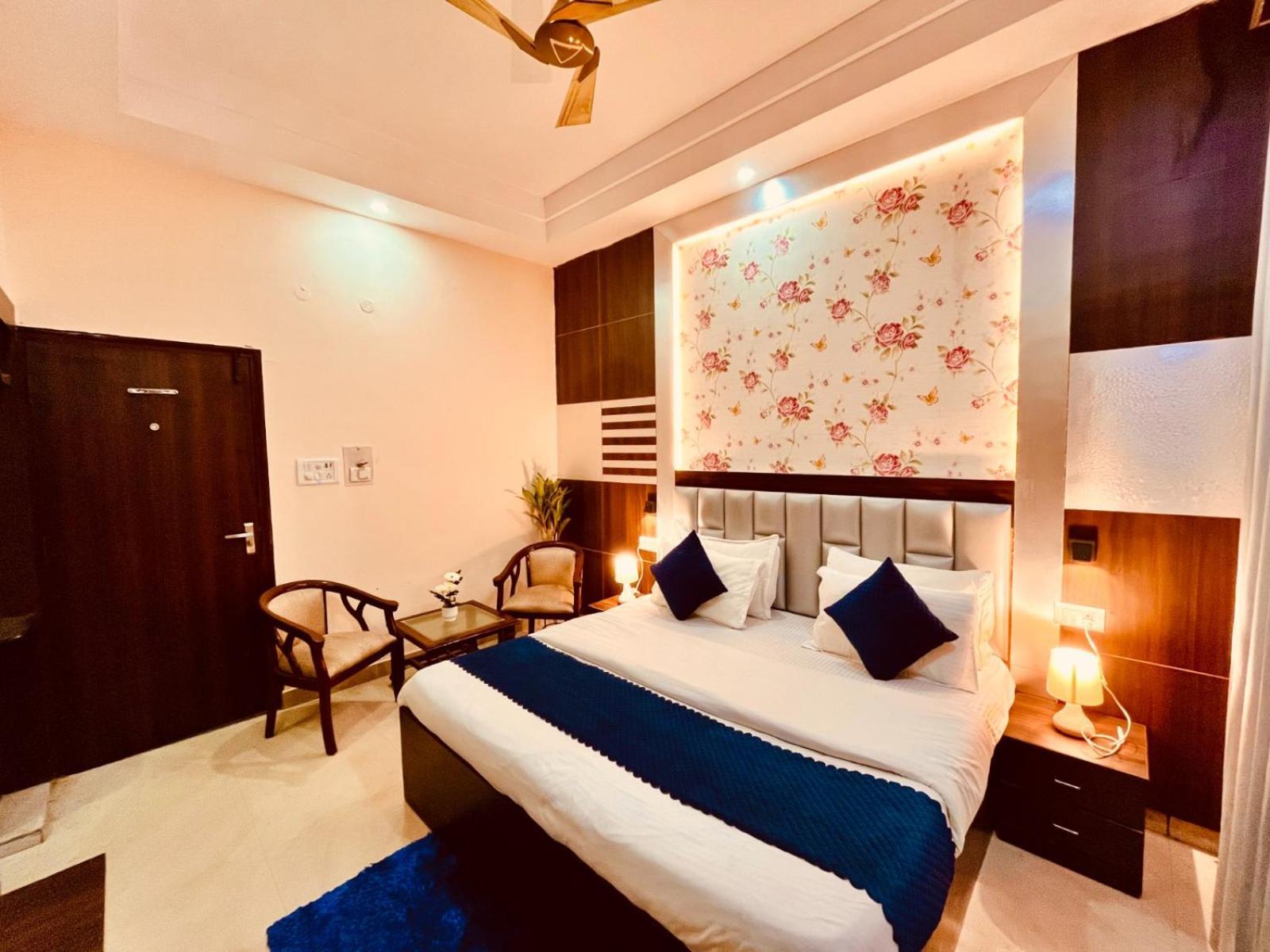 Hotel Ramawati Near Ganga Ghat Харидвар Экстерьер фото