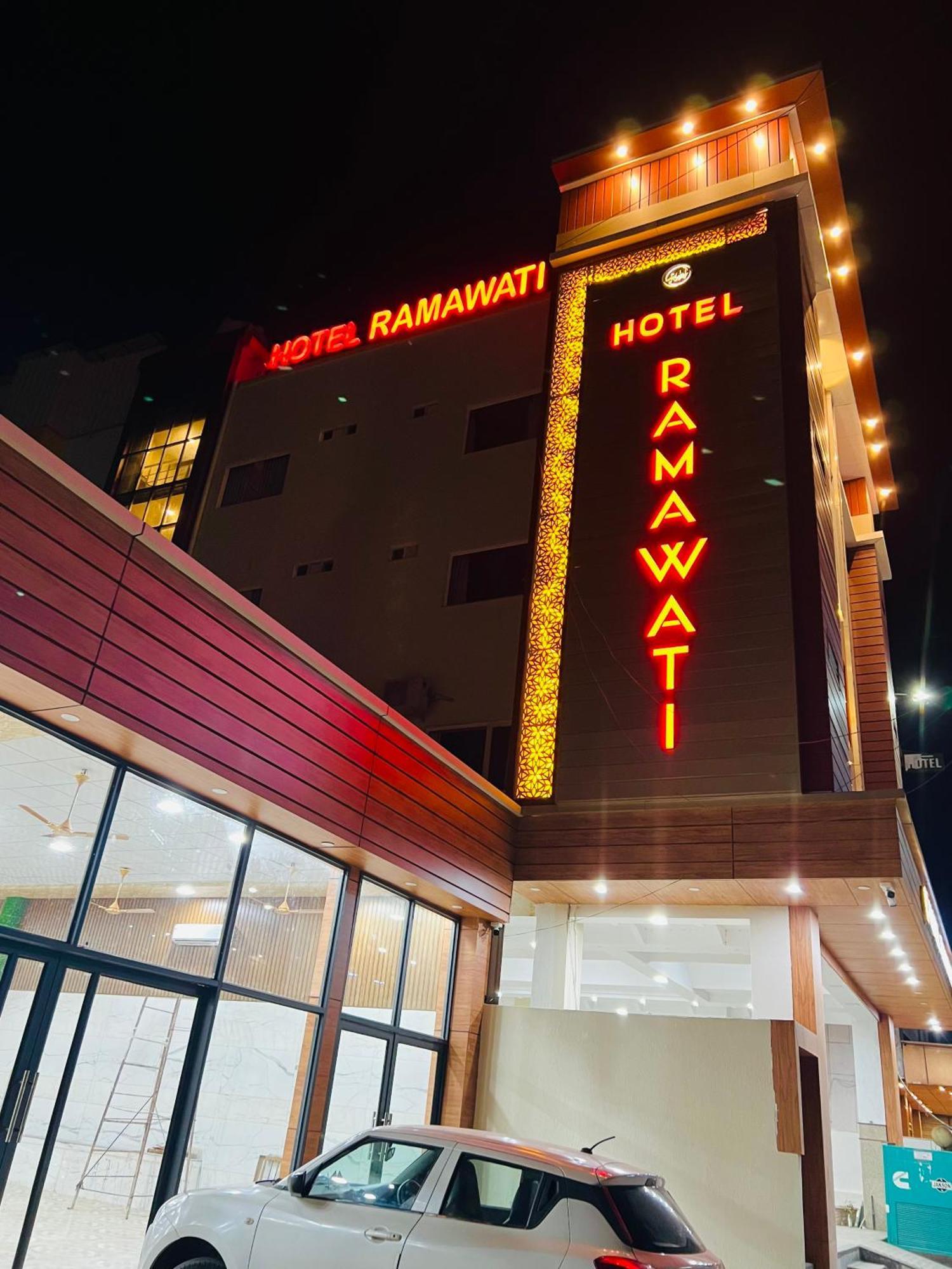 Hotel Ramawati Near Ganga Ghat Харидвар Экстерьер фото