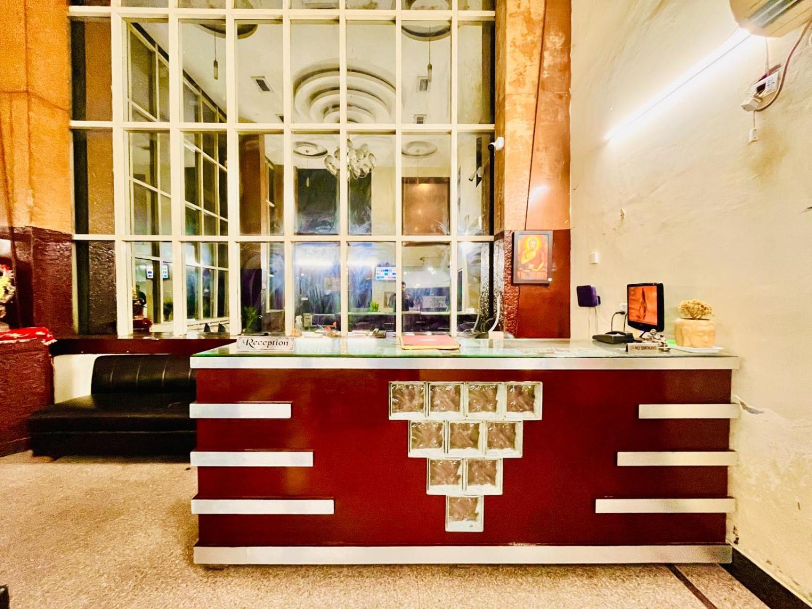 Hotel Ramawati Near Ganga Ghat Харидвар Экстерьер фото